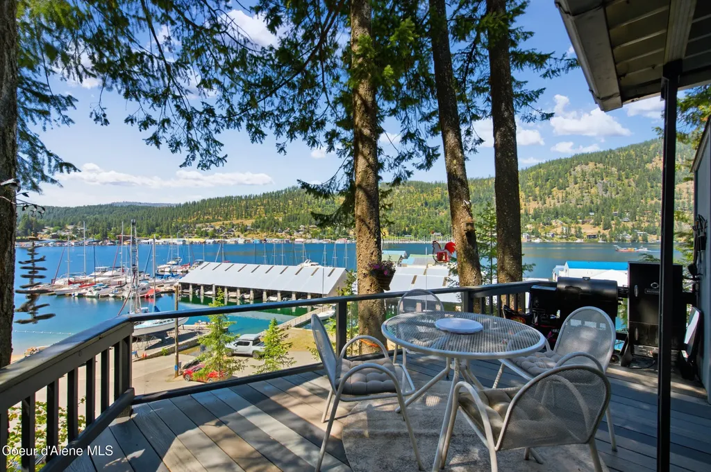 17293 E Helmsman Court Bayview ID 83803