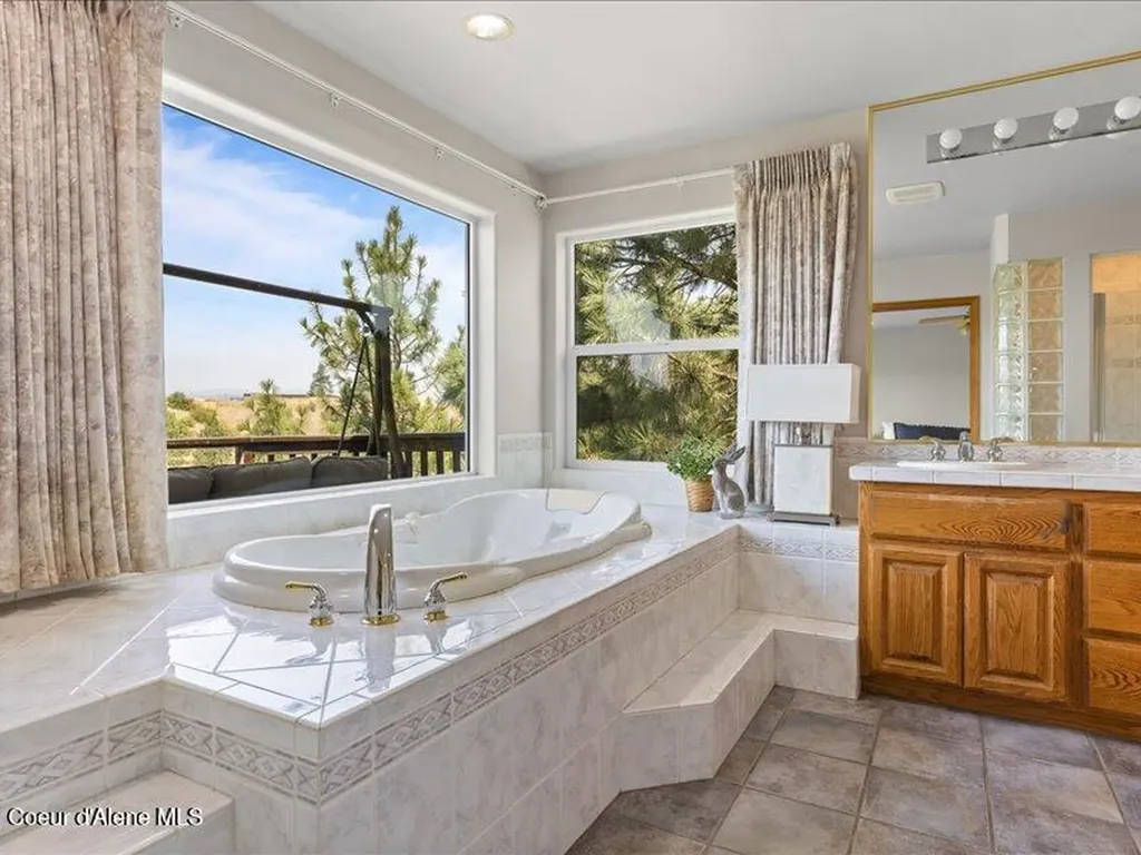632 S Rabbit Trail Post Falls ID 83854