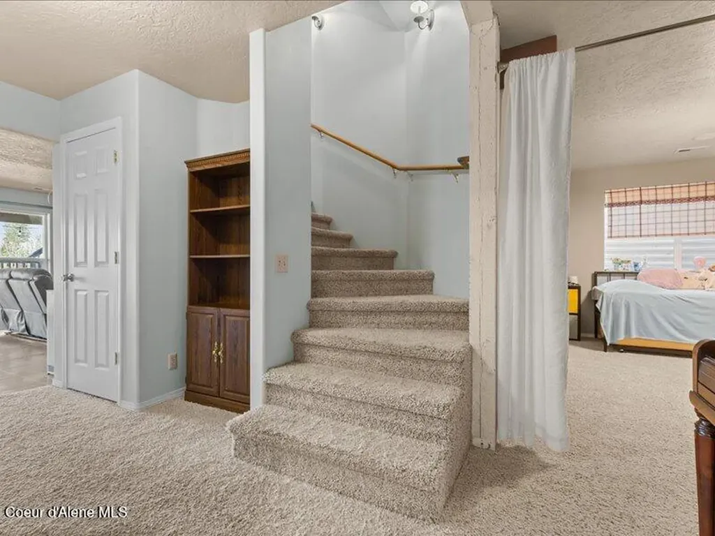 632 S Rabbit Trail Post Falls ID 83854