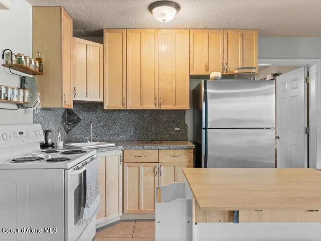632 S Rabbit Trail Post Falls ID 83854