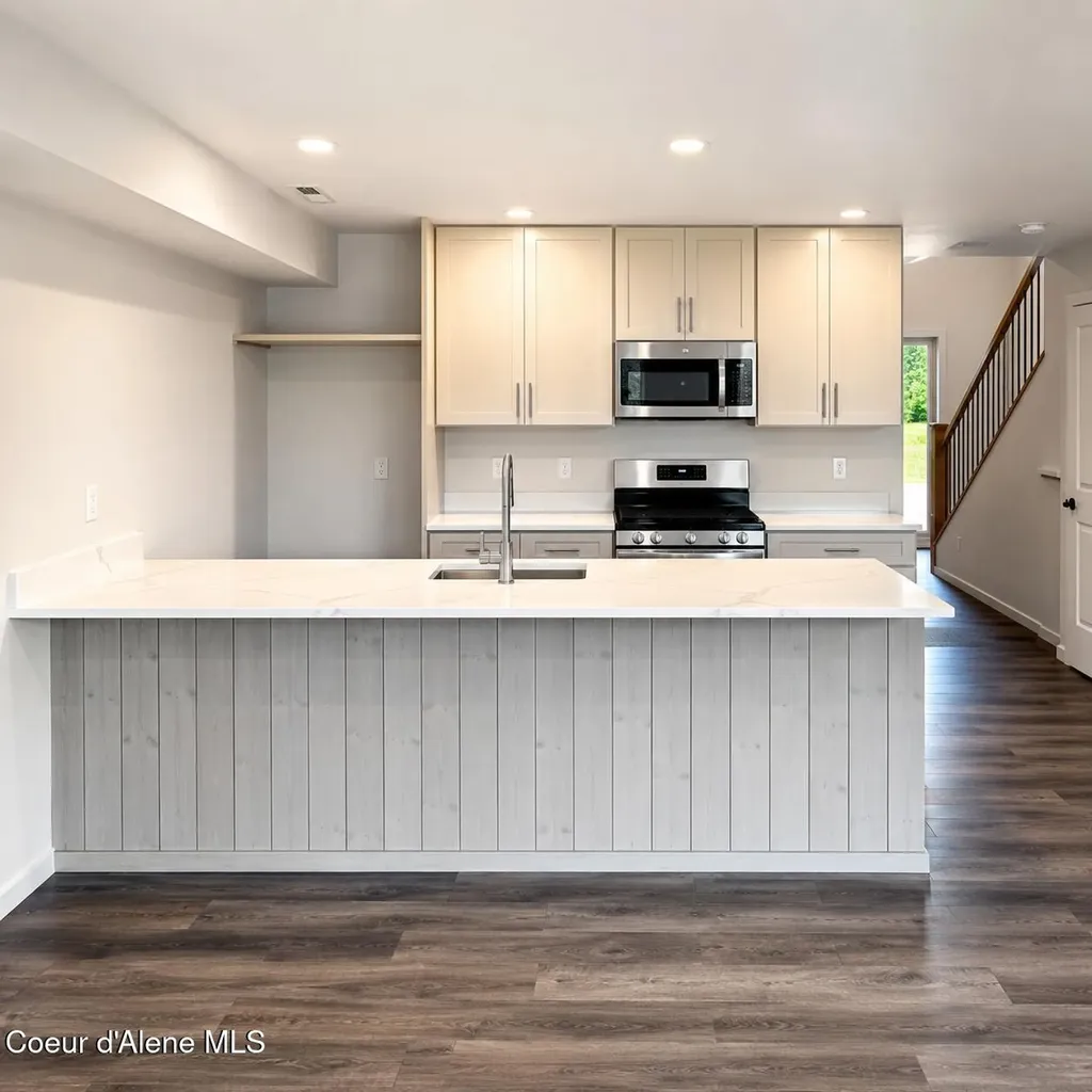 9830 N Laylin Circle Hayden ID 83835