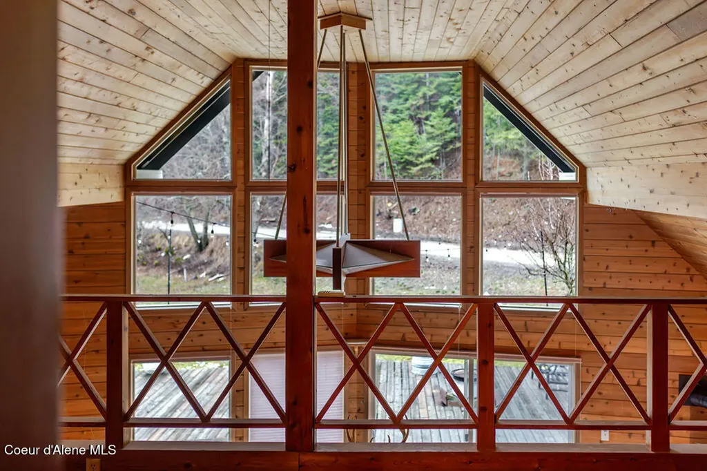 900 Trestle Creek Road Hope ID 83836