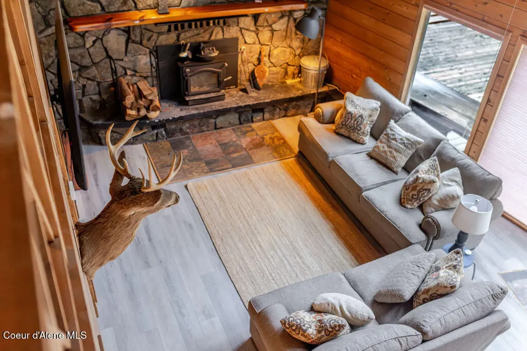 900 Trestle Creek Road Hope ID 83836
