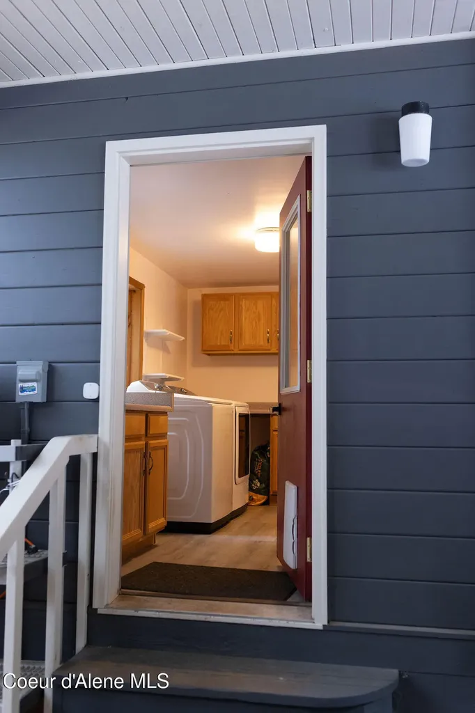 900 Trestle Creek Road Hope ID 83836