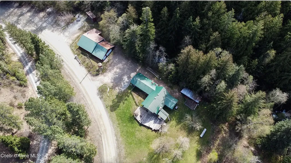 900 Trestle Creek Road Hope ID 83836