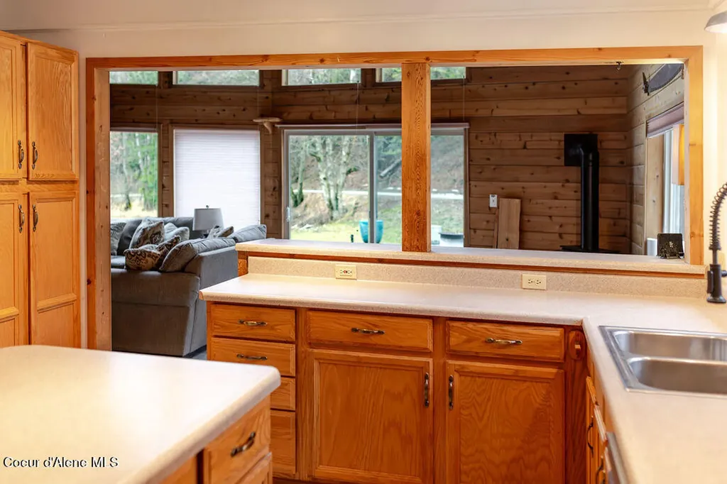 900 Trestle Creek Road Hope ID 83836