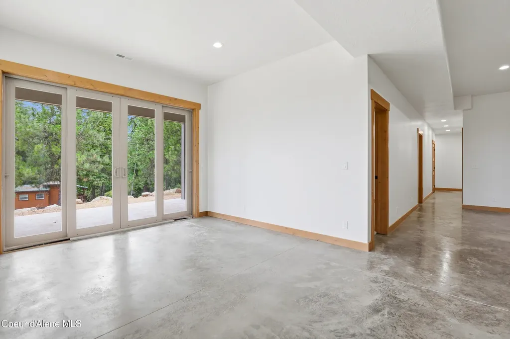 16688 E Waller Road Bayview ID 83803