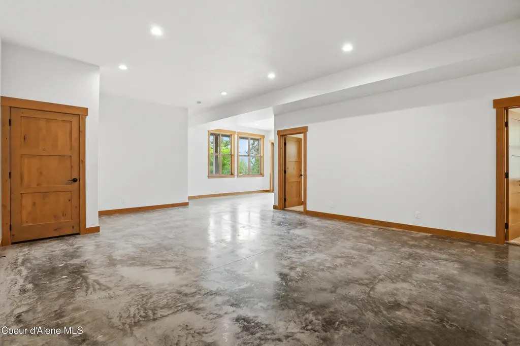 16688 E Waller Road Bayview ID 83803