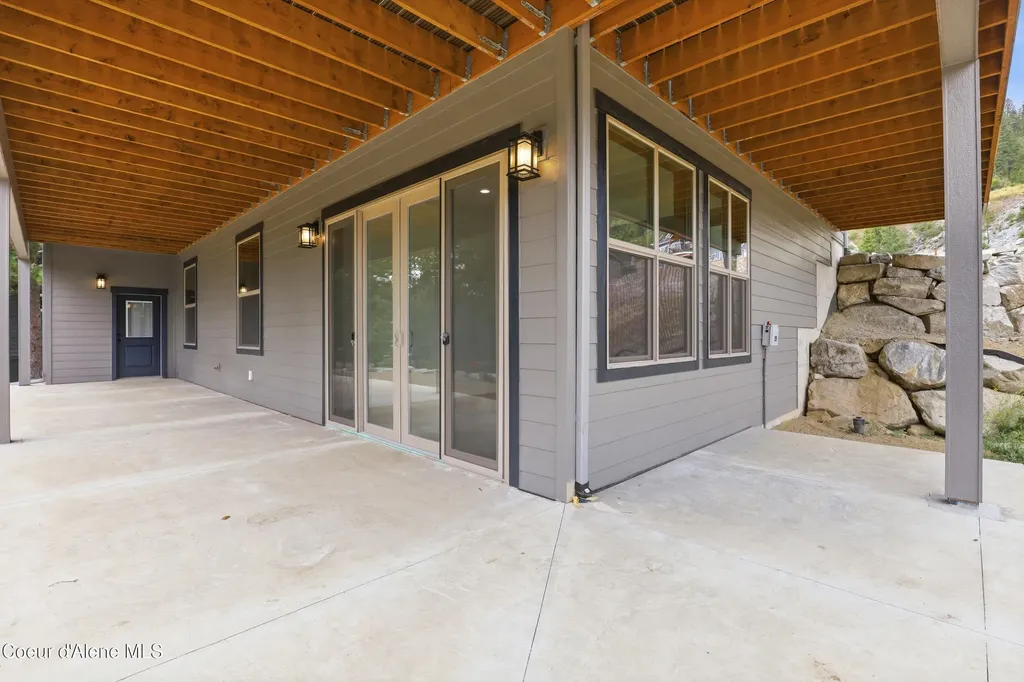 16688 E Waller Road Bayview ID 83803