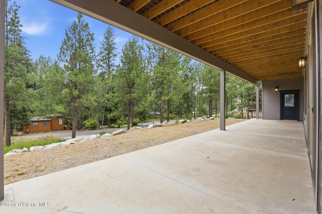 16688 E Waller Road Bayview ID 83803