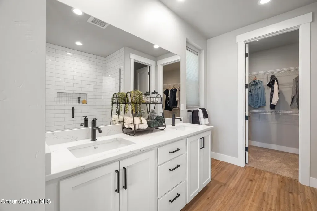 641 University Park Way Sandpoint ID 83864
