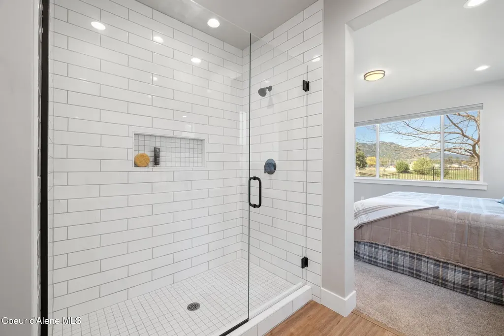 641 University Park Way Sandpoint ID 83864