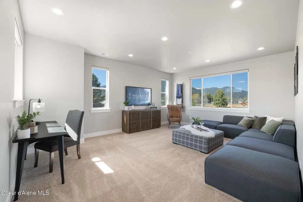 641 University Park Way Sandpoint ID 83864