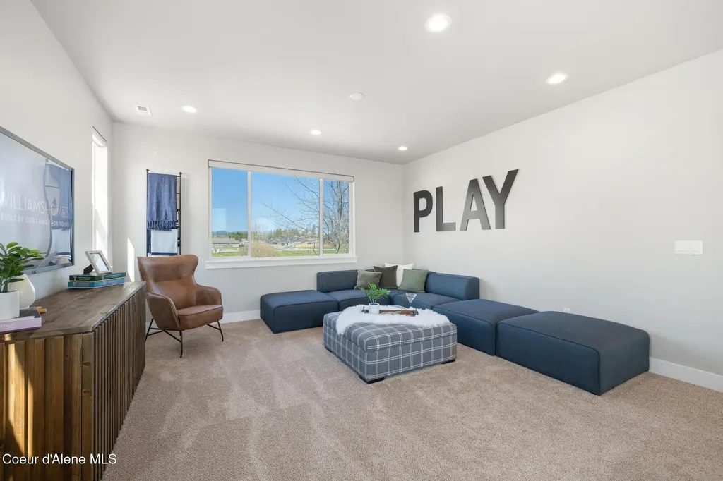 641 University Park Way Sandpoint ID 83864