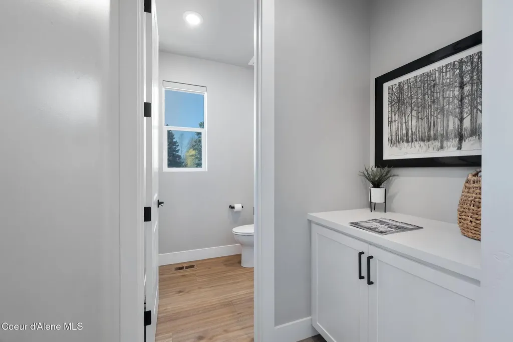 641 University Park Way Sandpoint ID 83864