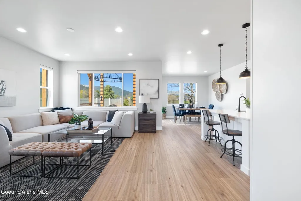 641 University Park Way Sandpoint ID 83864