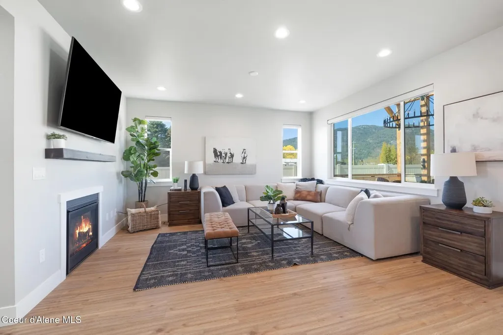 641 University Park Way Sandpoint ID 83864