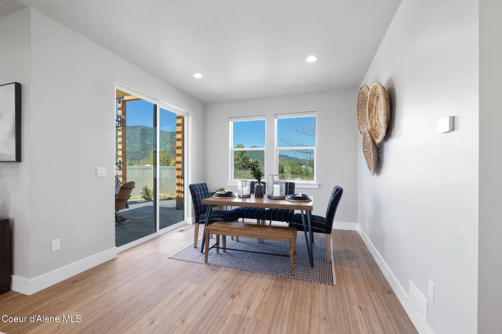 641 University Park Way Sandpoint ID 83864