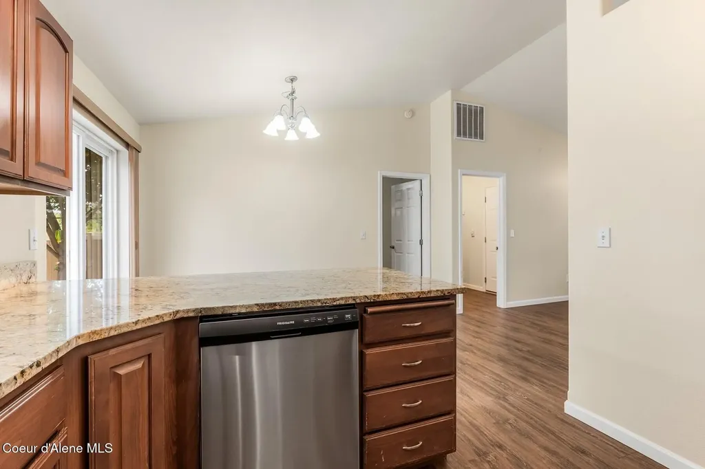 2570 N Sparrow Lp Post Falls ID 83854