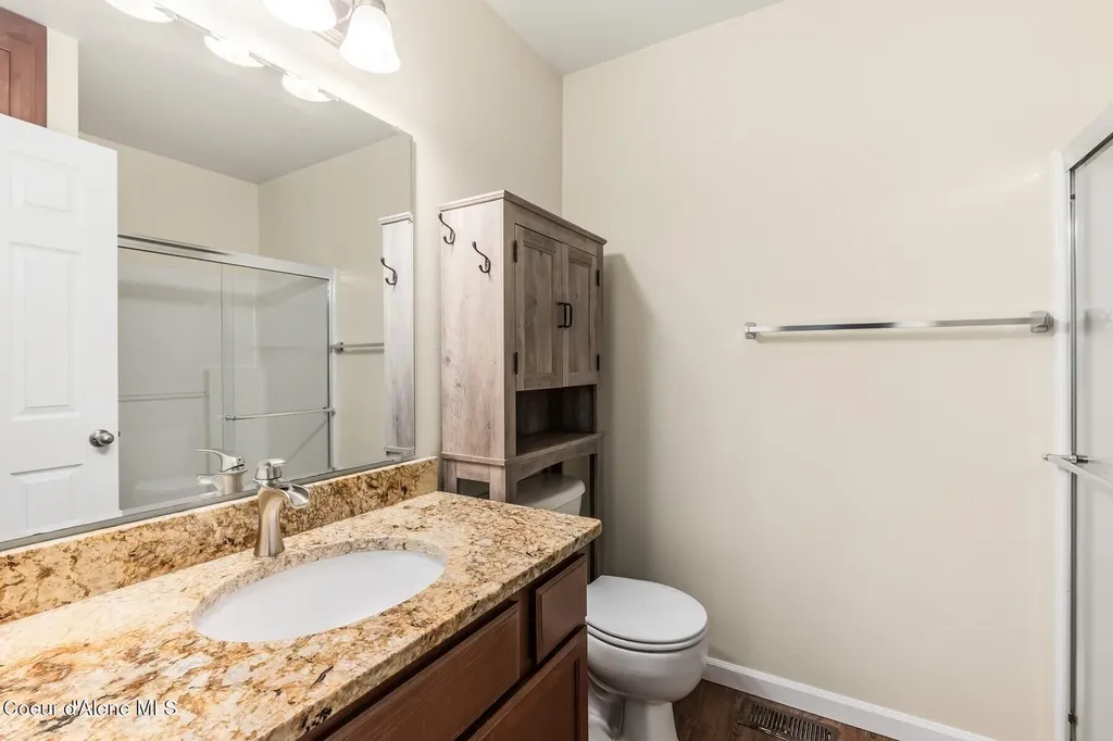 2570 N Sparrow Lp Post Falls ID 83854