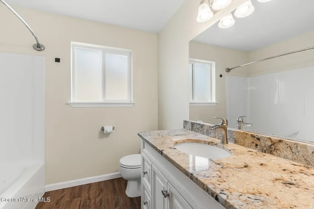 2570 N Sparrow Lp Post Falls ID 83854