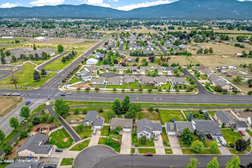 2570 N Sparrow Lp Post Falls ID 83854
