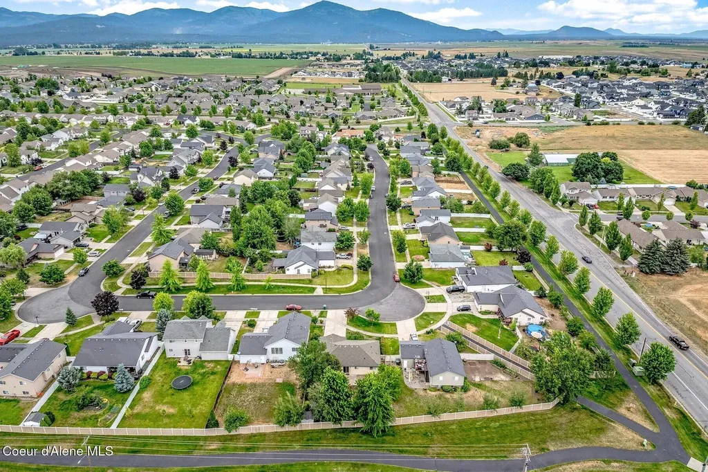 2570 N Sparrow Lp Post Falls ID 83854