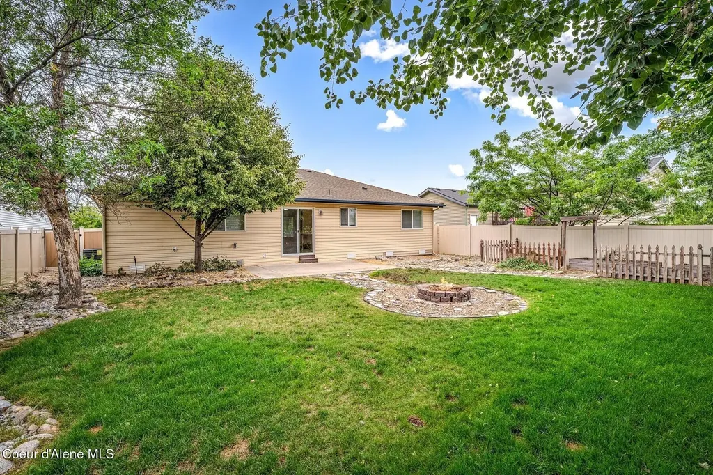2570 N Sparrow Lp Post Falls ID 83854