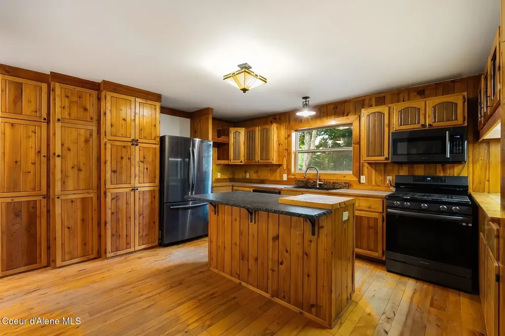 279 Tower Road Naples ID 83847