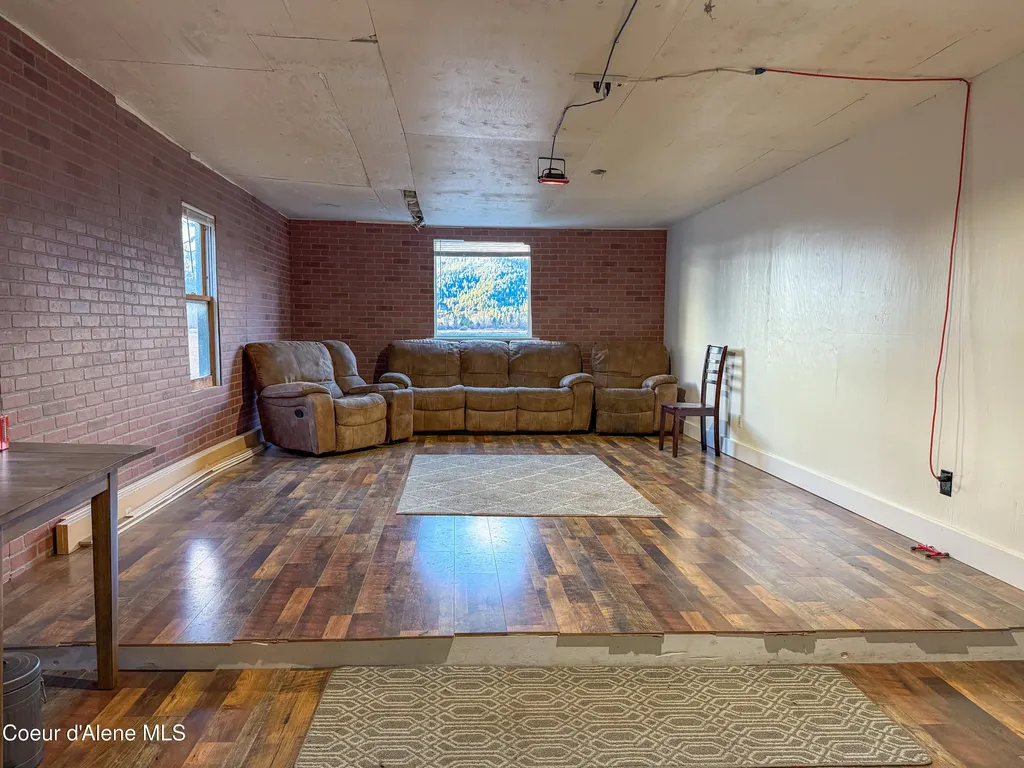 22090 S Highway 3 Cataldo ID 83810