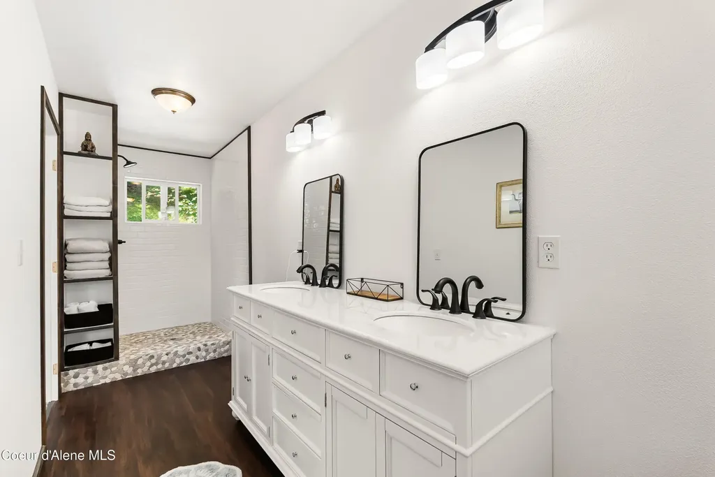 246 Midas Drive Sagle ID 83860