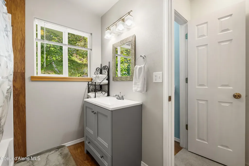 246 Midas Drive Sagle ID 83860