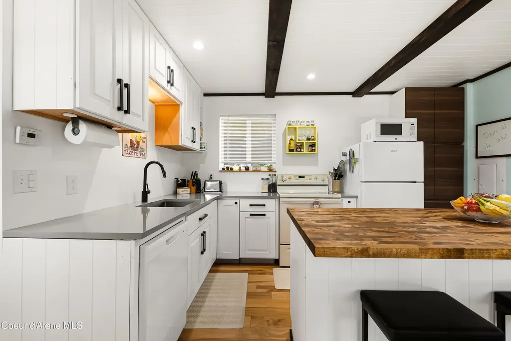246 Midas Drive Sagle ID 83860