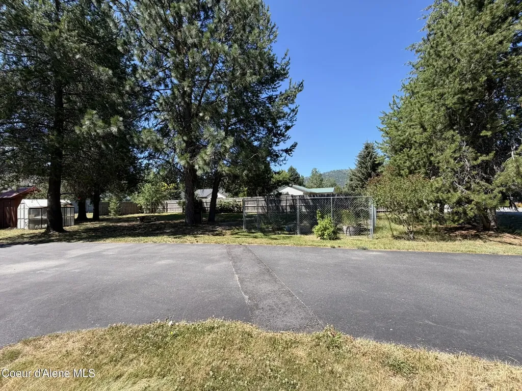 52 Meadowlark Drive Sagle ID 83860