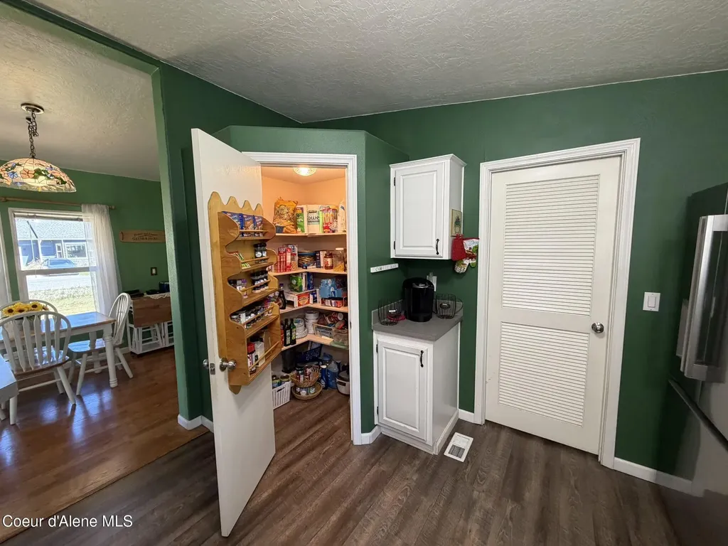 52 Meadowlark Drive Sagle ID 83860