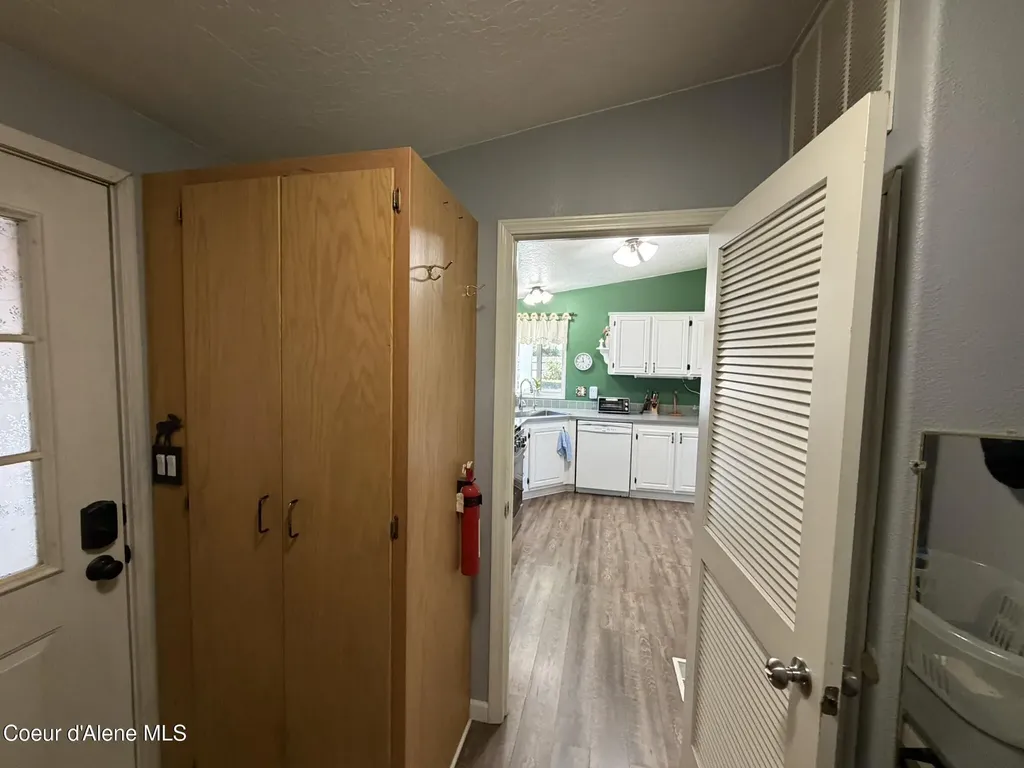 52 Meadowlark Drive Sagle ID 83860