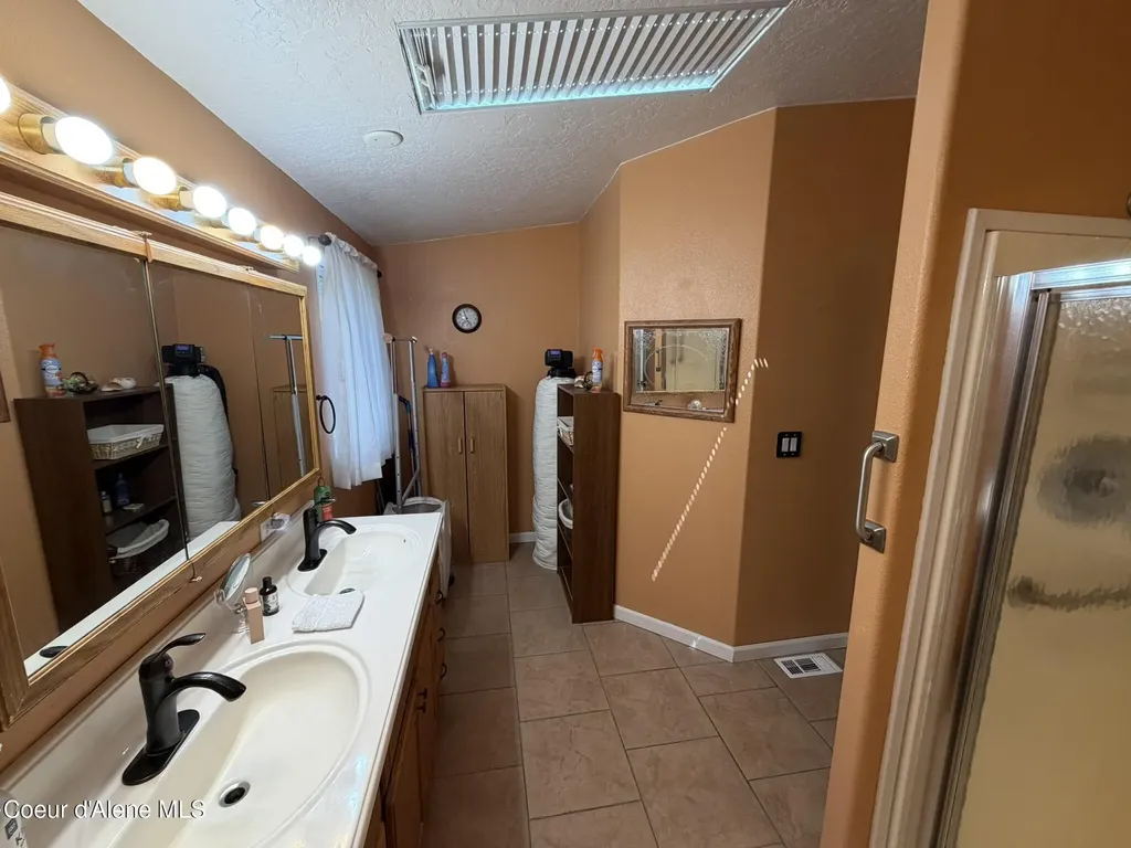 52 Meadowlark Drive Sagle ID 83860