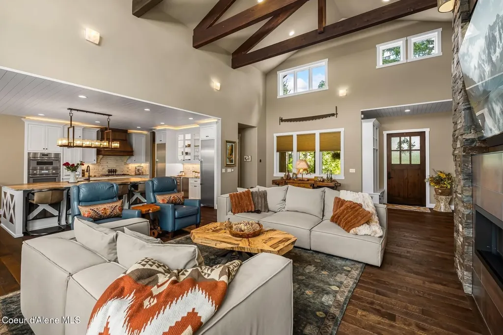 32 Crescent Lane Sagle ID 83860
