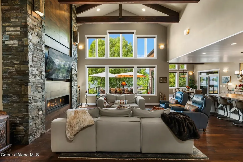 32 Crescent Lane Sagle ID 83860