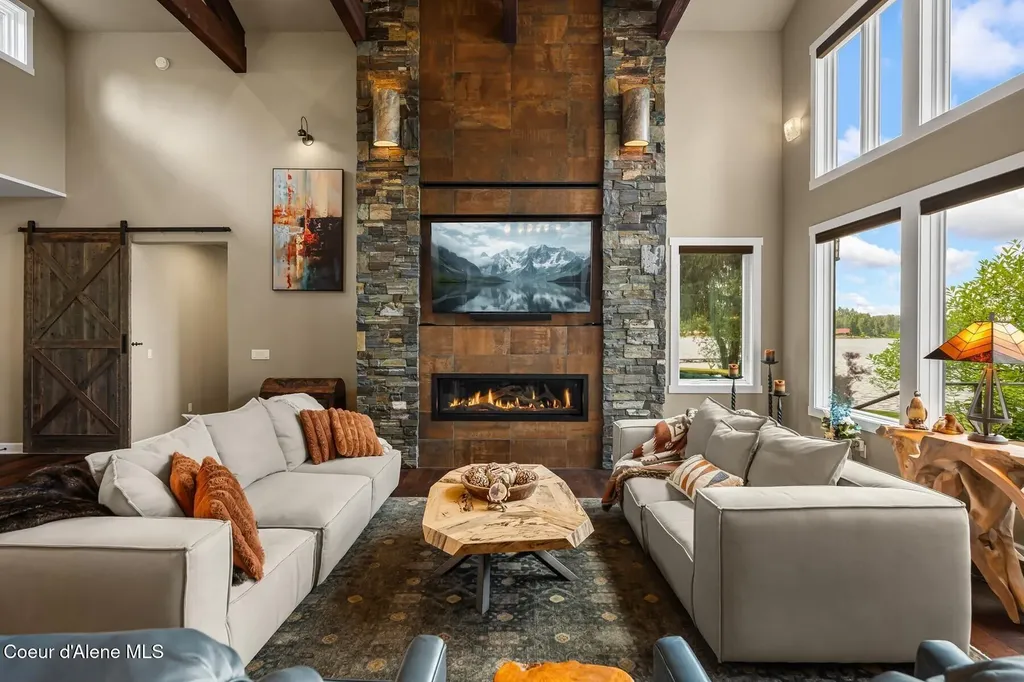 32 Crescent Lane Sagle ID 83860