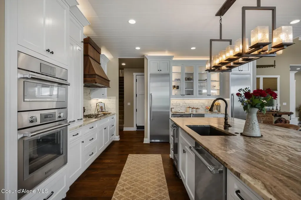 32 Crescent Lane Sagle ID 83860
