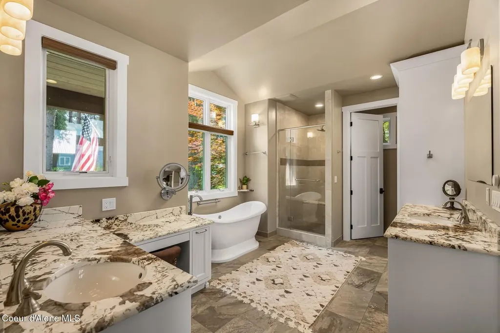 32 Crescent Lane Sagle ID 83860