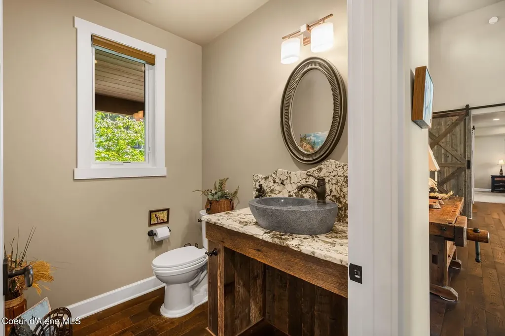 32 Crescent Lane Sagle ID 83860