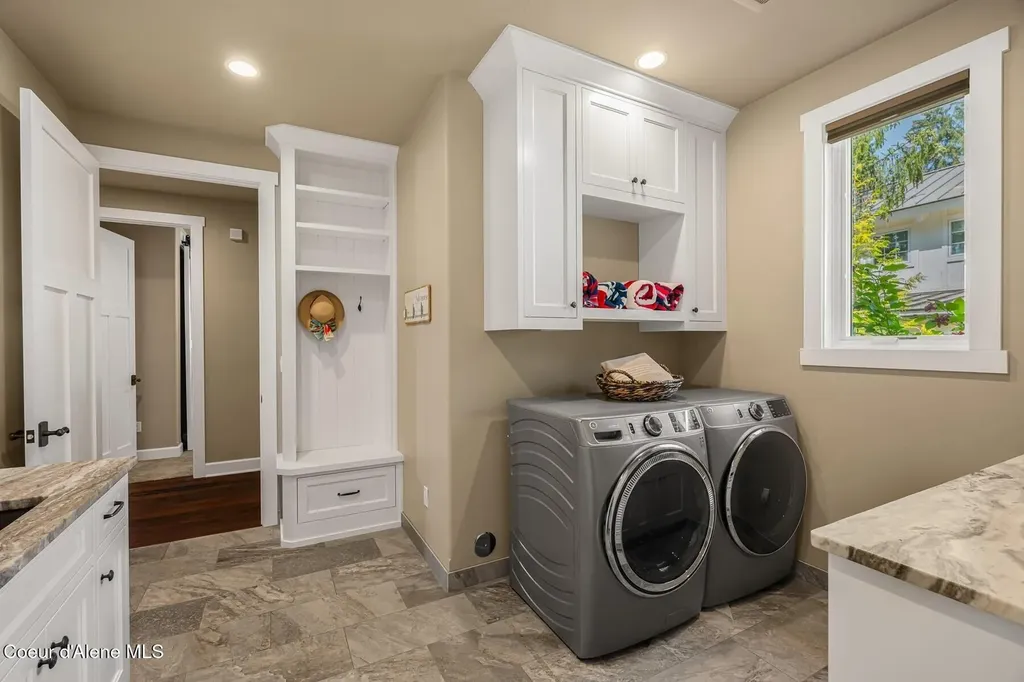 32 Crescent Lane Sagle ID 83860