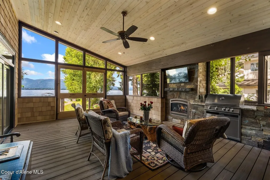 32 Crescent Lane Sagle ID 83860