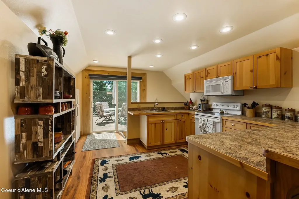 32 Crescent Lane Sagle ID 83860