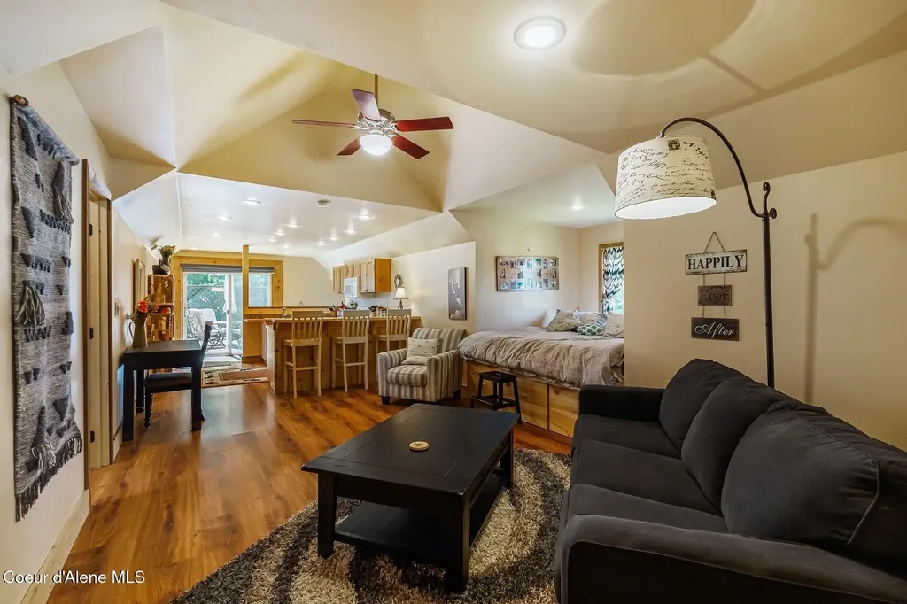32 Crescent Lane Sagle ID 83860