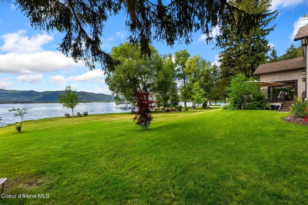 32 Crescent Lane Sagle ID 83860