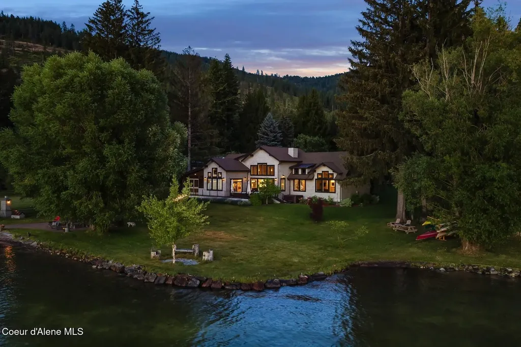 32 Crescent Lane Sagle ID 83860