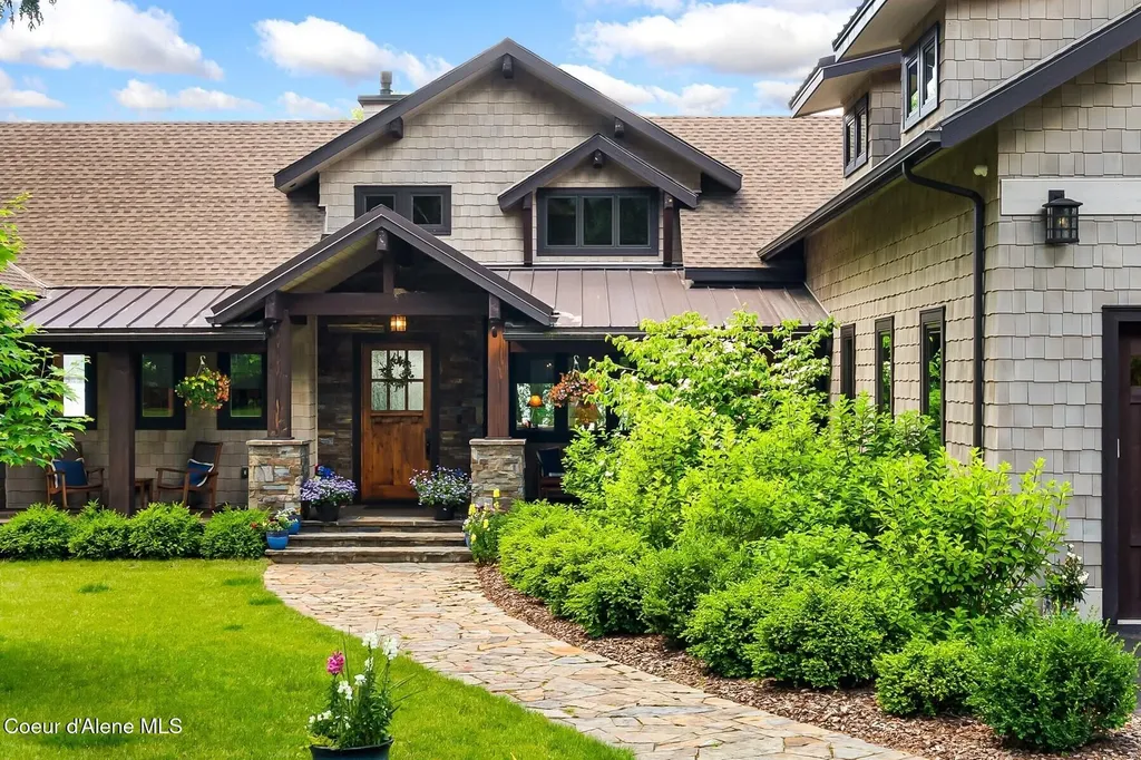32 Crescent Lane Sagle ID 83860